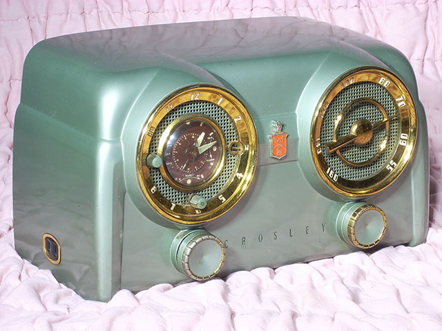 Radios - Crosley D-25-GN, Metallic green 1951 Radios - Crosley D-25-GN, Metallic green 1951
