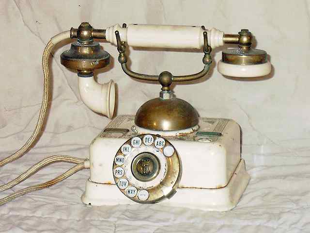 Giugno 1908: gli abbonati al servizio telefonico di Cremona sono 262 (uffici pubblici compresi)